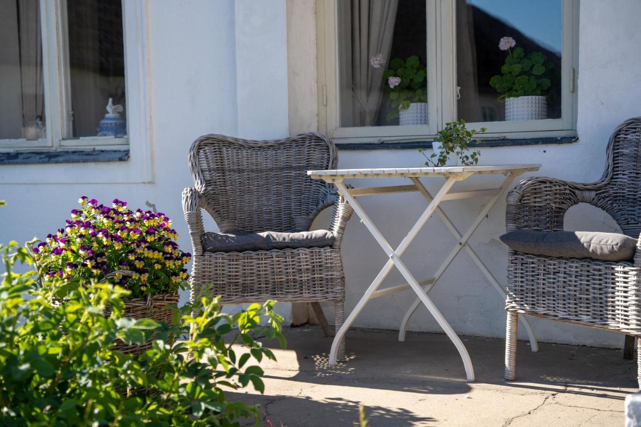 Svabesholms Kungsgards B&B Och Pensionat Stenshuvud Kivik Buitenkant foto