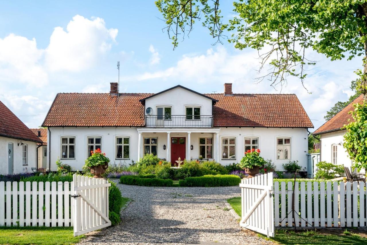Svabesholms Kungsgards B&B Och Pensionat Stenshuvud Kivik Buitenkant foto